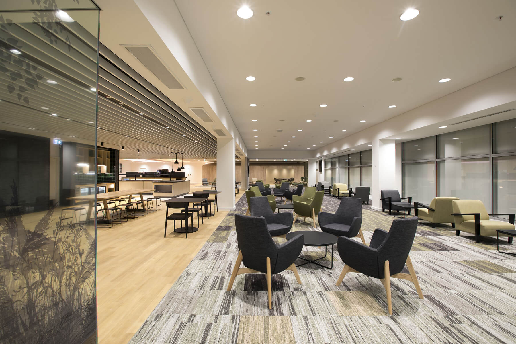 Auckland Airport Strata Lounge